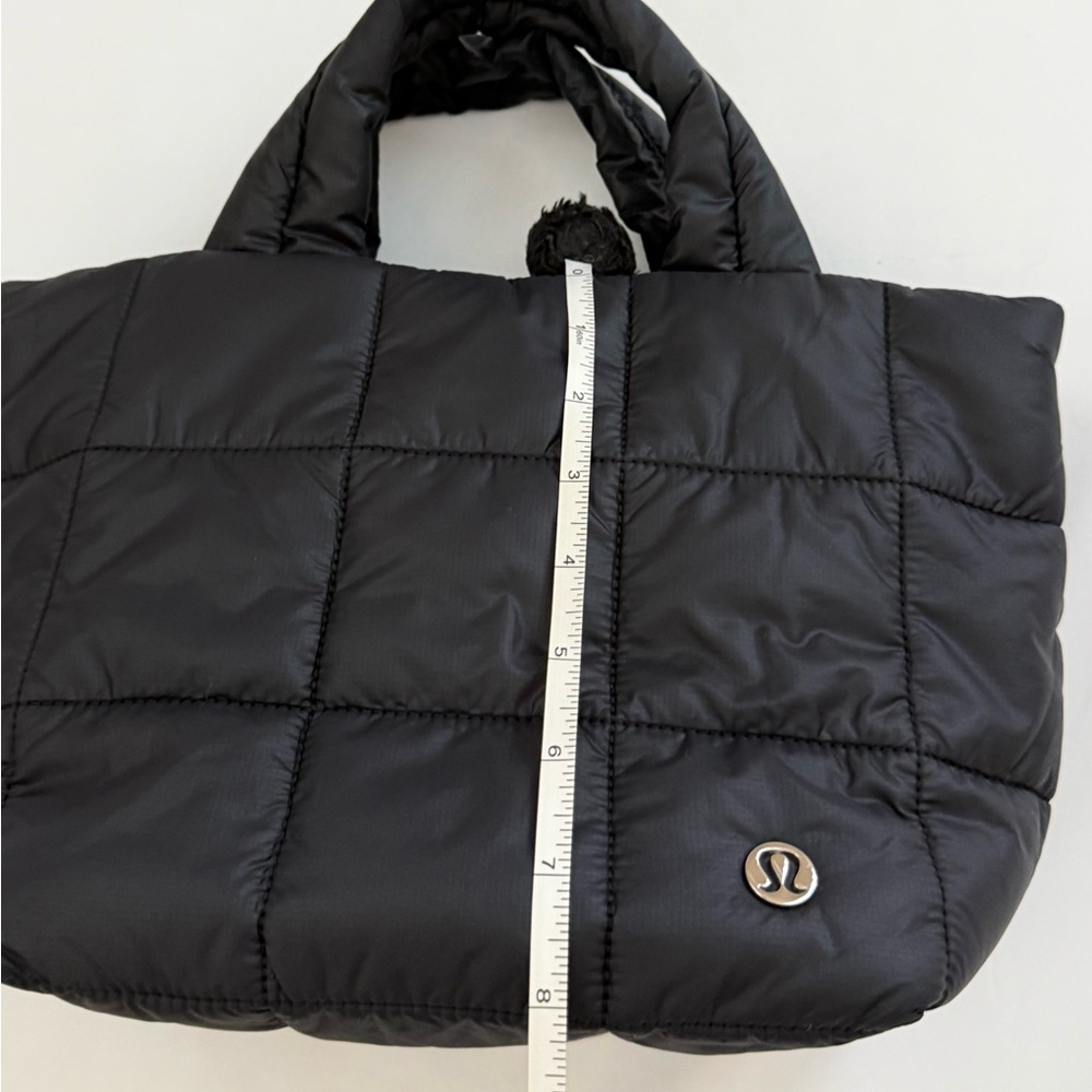 Lululemon Quilted Grid Small Tote, Black - Picture 15 of 16